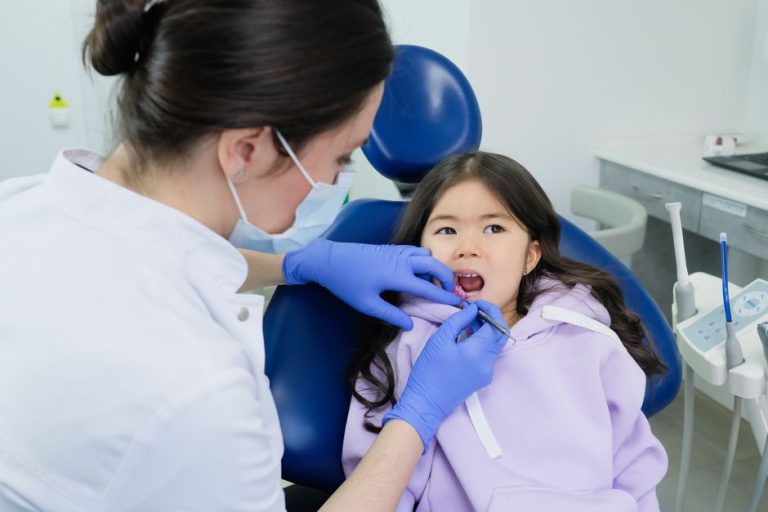 Pediatric dentist for anxious child